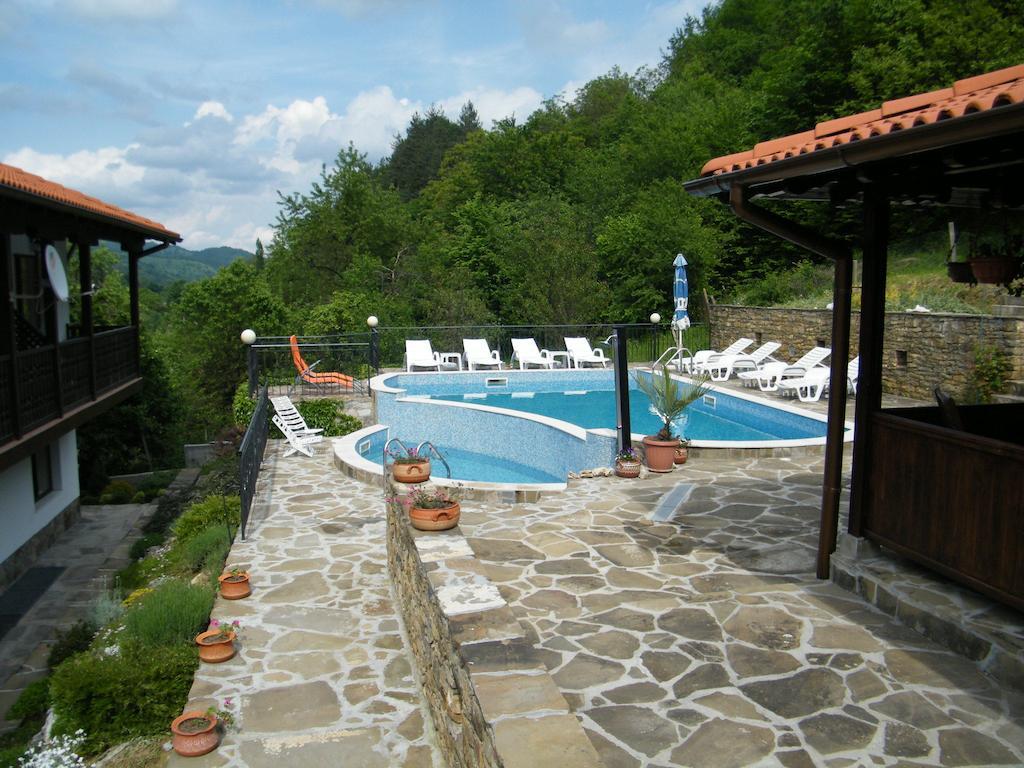 Family Hotel Chiflik Hills Exterior foto